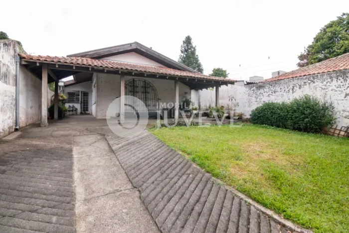 IMOBILIARIA JUVEVE VENDE RESIDENCIA MERCÊS RUA JACAREZINHO, 389