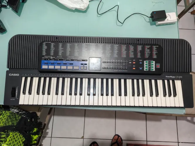 Teclado Casio - Tonebank CT - 670