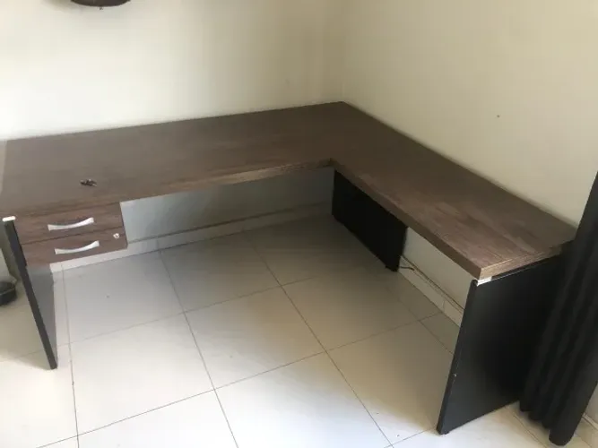 Vendo - Mesa escritório L
