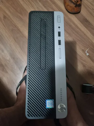 SSD 240 gigas, 8 gigas de Ram, processador i5 7° geração.