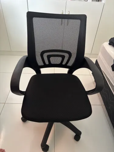 VENDO CADEIRA DE ESCRITÓRIO USADA RETIRADA NO LOCAL NÃO FAÇO ENTREGA 