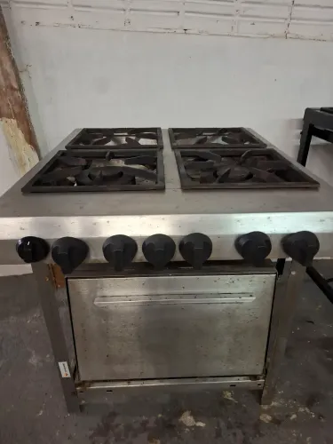 Fogão industrial 4 bocas inox com forno