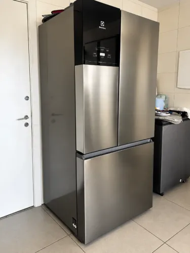 Geladeira Electrolux 590L Inverter 3 Portas IM8S Inox - Menos de 1 Ano de Uso