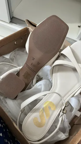 Sandalia offwhite n.38 sonhos dos pés