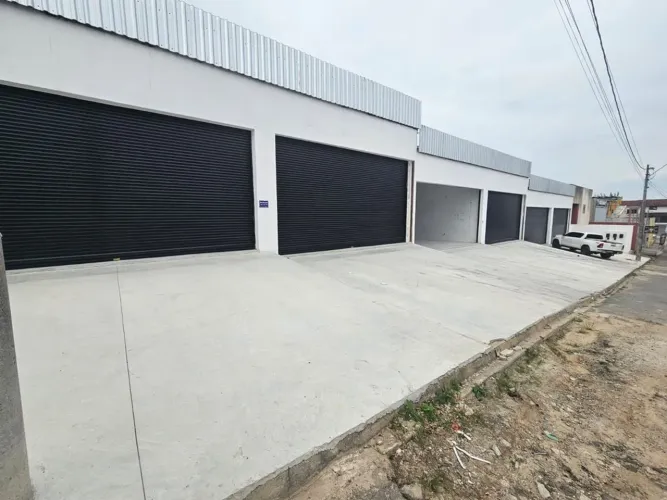 Parque Hotel, Loja Comercial com 450m, 3 vagas. Temos 5 lojas com mesma metragem