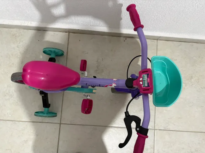 Bicicleta infantil Cecizinha, violeta. Caloi aro 12