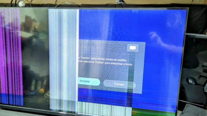 Vendo smart tv phillips 43 pol borda infinita com defeito