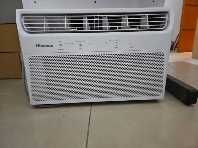 Ar-Condicionado de Janela Digital Hisense 8.500 BTUs - 127V (Com Wi-Fi e Controle).