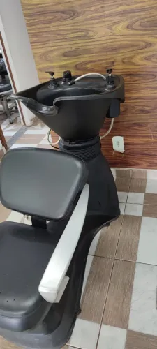 Lavatório para salão de beleza da marca Dompel