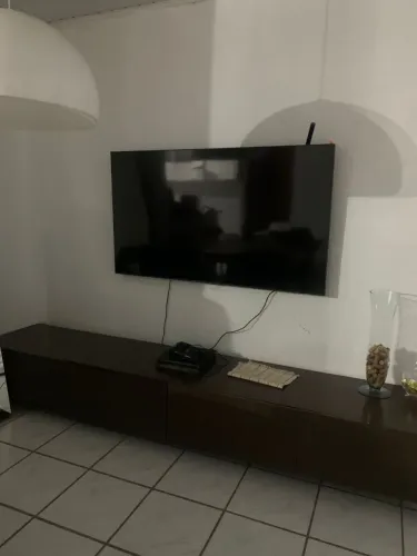 Vendo TV da Samsung 60 polegadas, aceito cartão. 