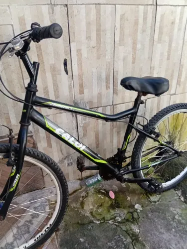 Uma bicicleta aro 26