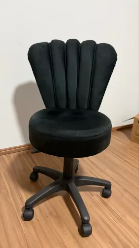 Mocho de Estética Aveludado com Encosto