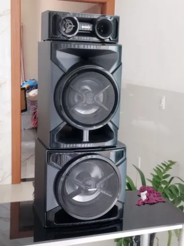 torre caixa acústica, Caixa subwoofer e satélite