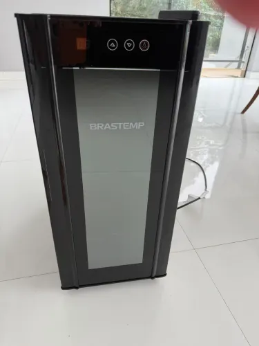 Adega Brastemp para 12 garrafas