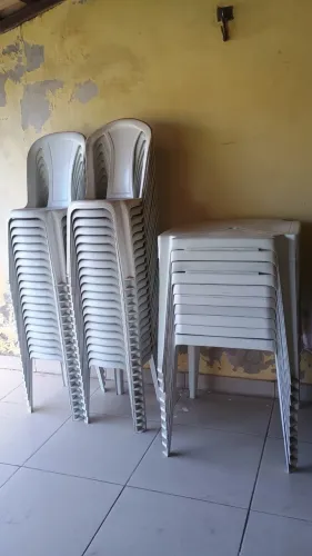 Jogo de mesa com cadeira