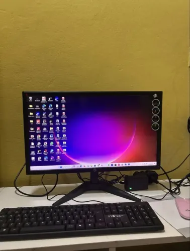 Monitor LED 20" 75Hz HDMI/VGA. (NOVO NA CAIXA!)