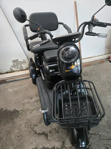 Triciclo elétrico 