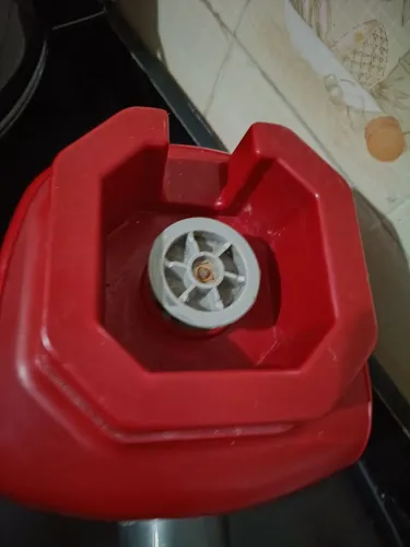 Motor de liquidificador funcionando,sem o copo