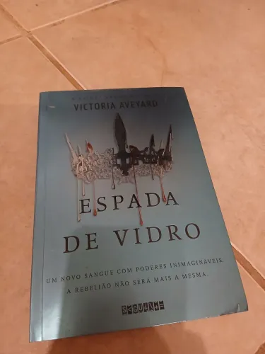 Livro Espada de Vidro