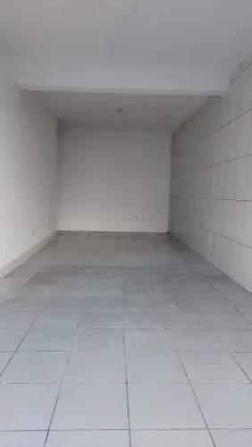 Alugo ponto comercial no centro de Lauro de Freitas