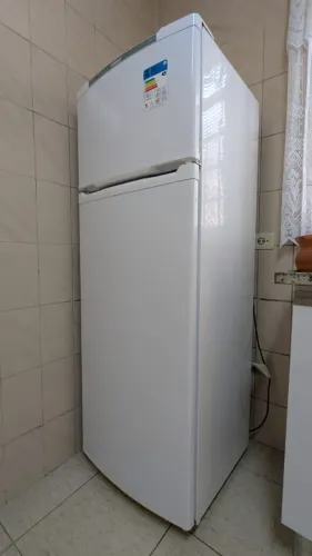 Geladeira Consul 334L