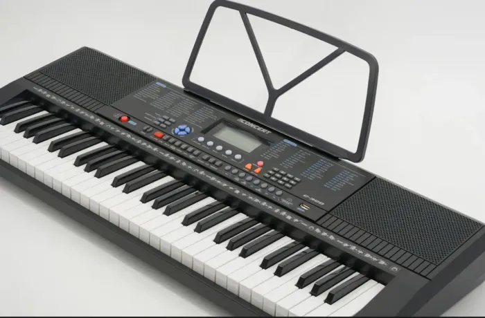 TECLADO CONCERT 61 TECLAS LCD PRETO