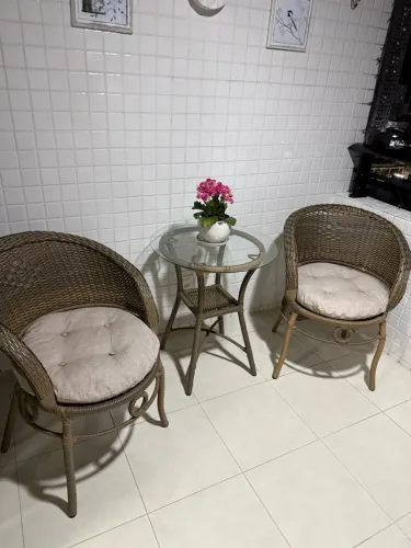 Conjunto cadeiras e mesa terraço varanda