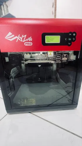 Impressora 3D XYZ printing da Vinci 1.0 Pro
