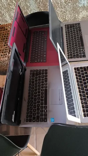 Lote de notebooks pra retirada de peças