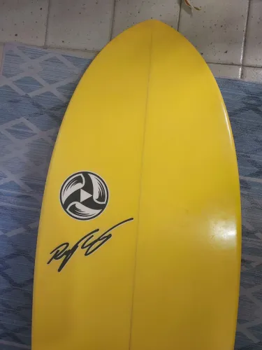 Prancha de surf Fish Ruy Camargo RJ