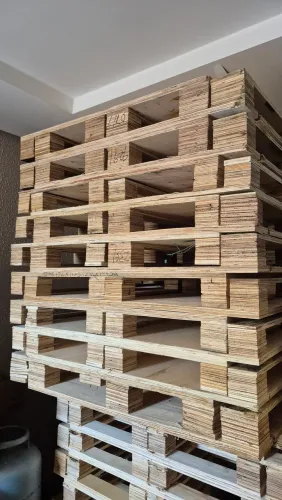 Pallets seminovos medida 1.30mt por 1.10mt, entrega rápida.