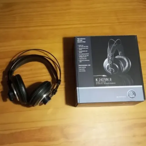 Fone AKG 240 MKII