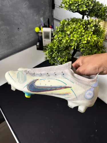 Chuteira de campo - Nike mercurial Usada poucas vezes (sem Cadarço TAM 41)
