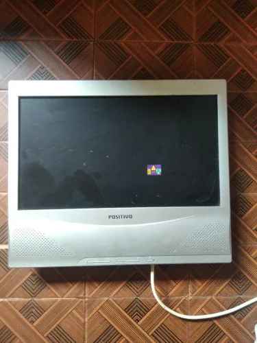 Monitor positivo com áudio 15,5"