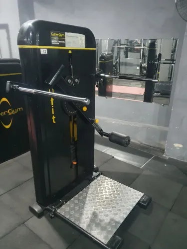 Apolete novo top .Cadeira maquina abdominal.maquina abdutora de brinde com manutenção 
