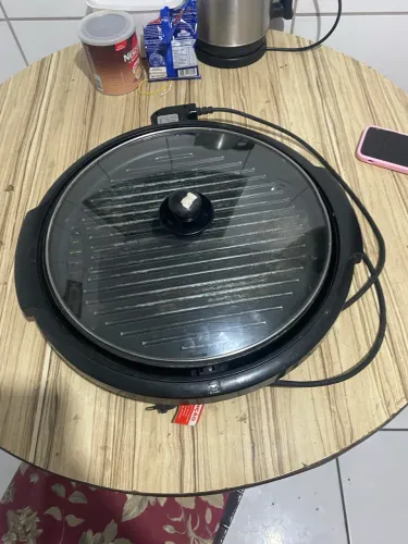 Grill Elétrica com Tampa de Vidro - Ótimo Estado | Faço Negócio