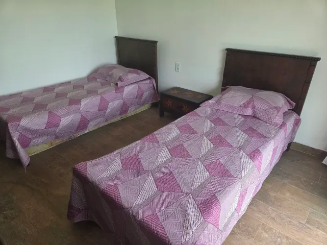 Camas de solteiros antigas venda apenas o par