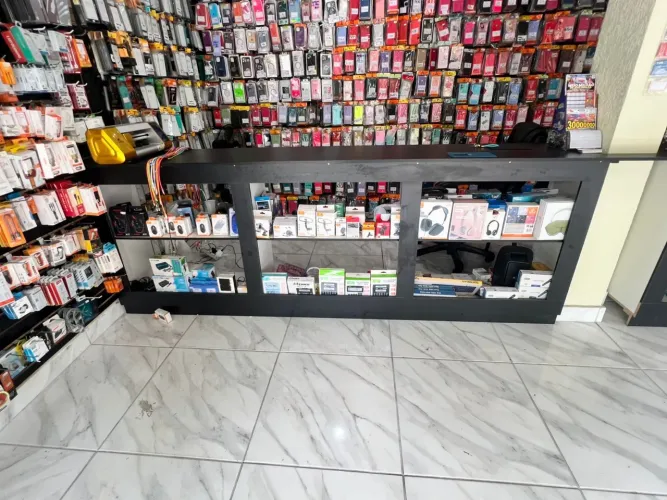 PASSO PONTO DE LOJA DE ACESSÓRIOS E MANUTENÇÃO DE CELULARES?