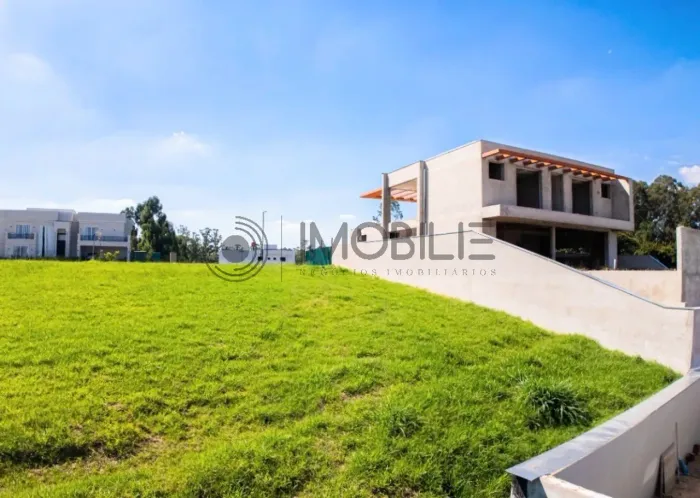 Terreno com metragem de 680,37 m² no condomínio Parque Villa dos Pinheiros em Indaiatuba.