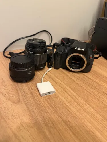 Canon EOS Rebel T5i + Lente 18-55mm + Lente 50mm f/1.8