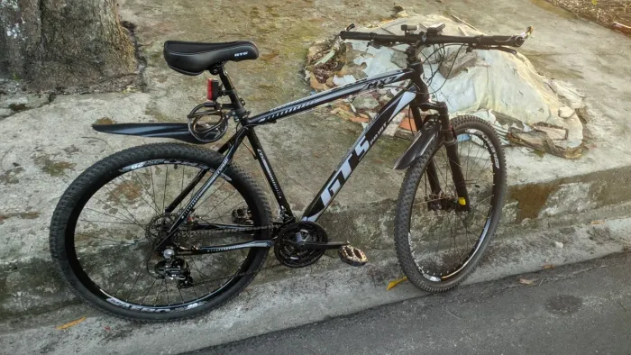 Vende-se Bicicleta 29 GT Sprint MX7 21 Marchas Freio Disco MTB Alumínio - 21-Preto+Cinza