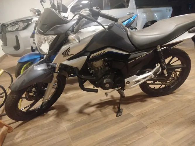 Moto Titan 160 com 15.900km valor 17.500