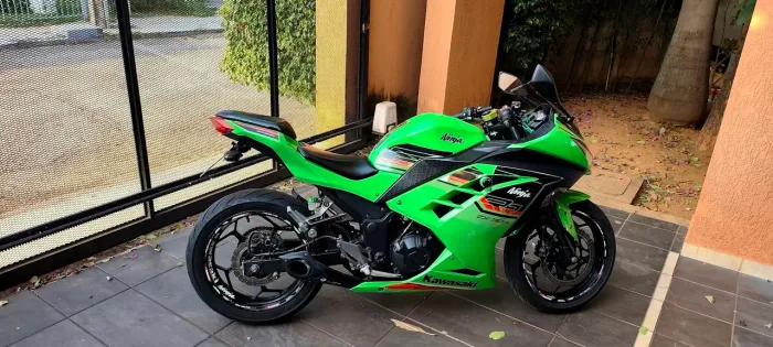 Ninja 300 2014 barata pra ir logo