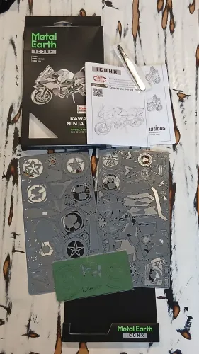 Miniatura de montar Kawasaki Ninja H2r Metal Premium série prata