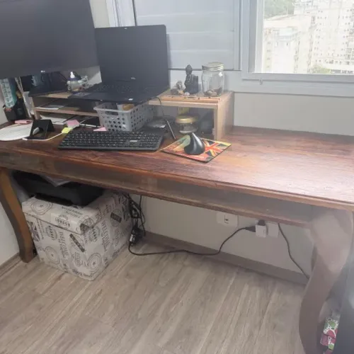 Mesa de Madeira Maciça