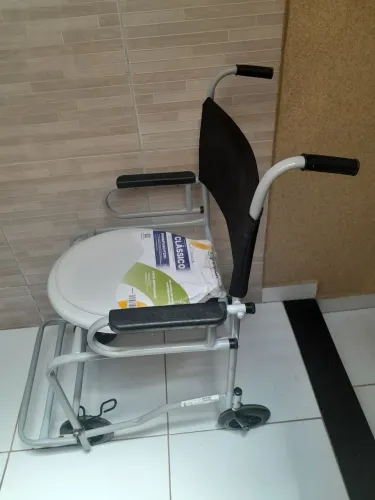 Cadeira de rodas para banho em 05x no cartão