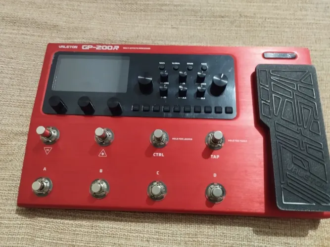 Pedaleira GP200 R