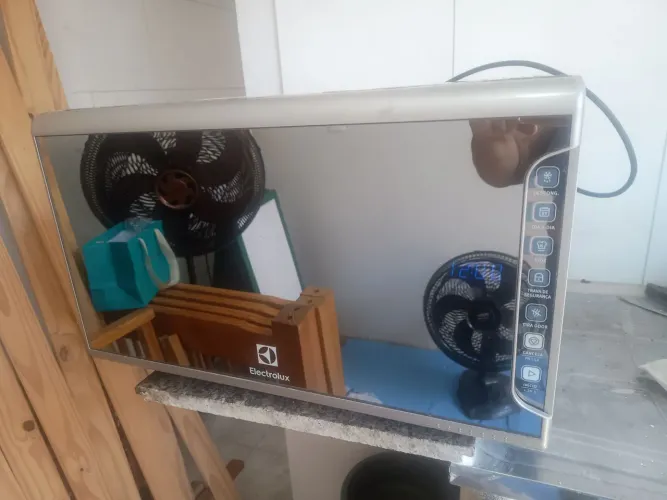 MICROONDAS ELECTROLUX 31 LITROS