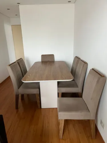 VENDO MESA DE JANTAR COM 6 CADEIRAS