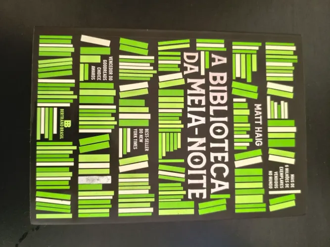 Livro a biblioteca da meia-noite 